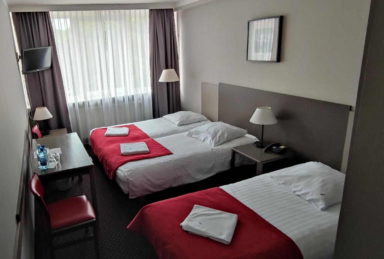 Hotel New Skanpol 코워브제크 외부 사진