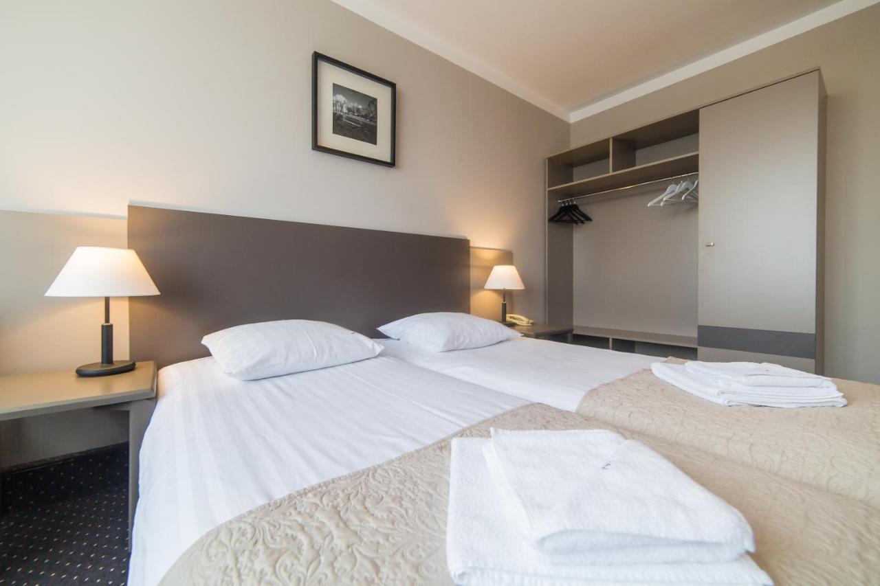 Hotel New Skanpol 코워브제크 외부 사진